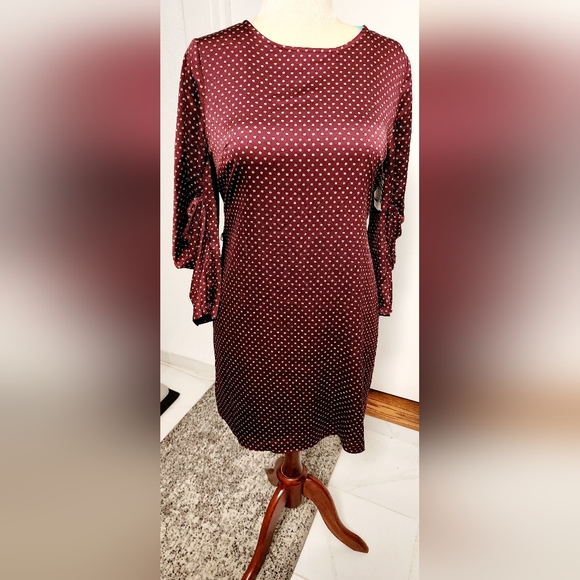 NWT VINCE CAMUTO Printed Dress, 14P - Picture 7 of 16